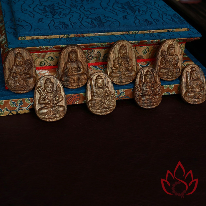 Mặt Dây Chuyền Trầm Hương Phật Bản Mệnh | Trầm Tốc kiến Tự Nhiên Lâu Năm